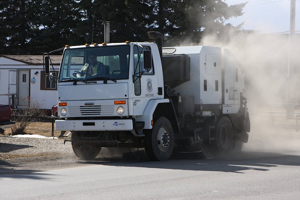 24435916_web1_street-sweeping