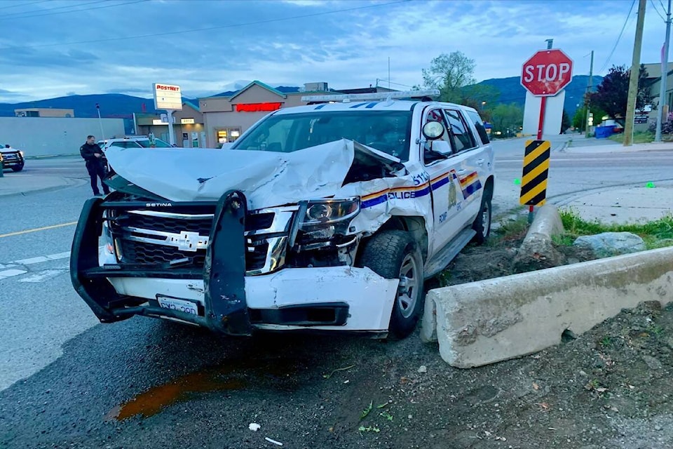 29049921_web1_220512-KCN-impaired-driver-into-cop-subway_1