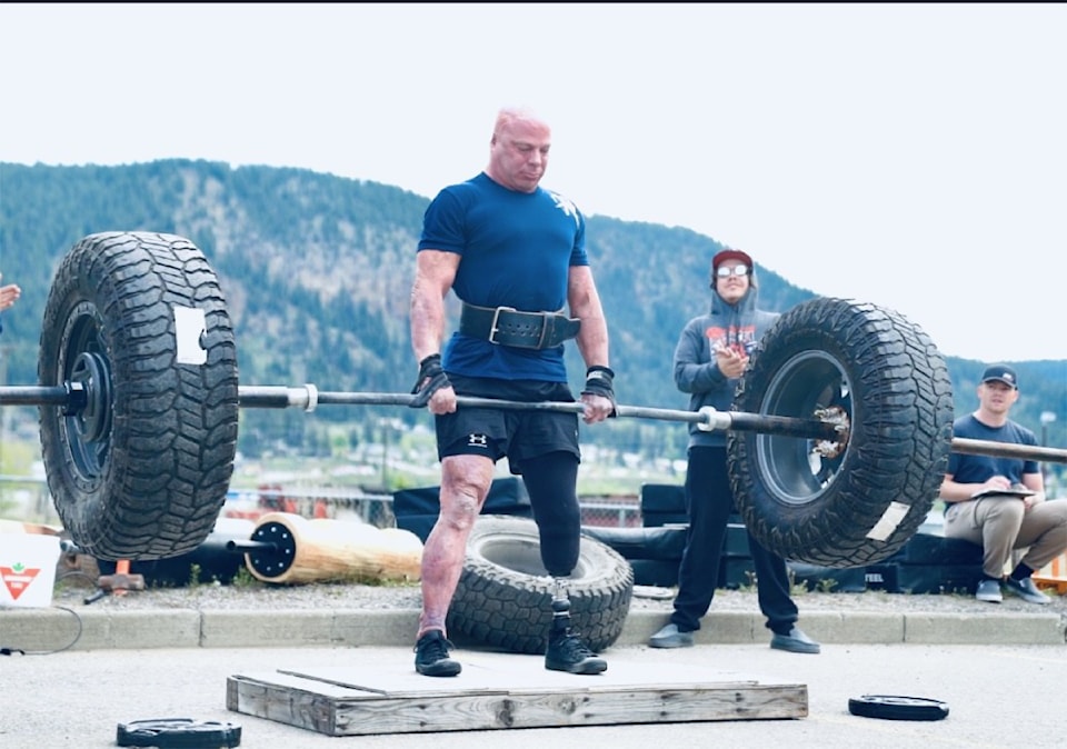 am_strongmanray