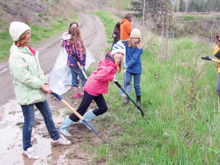 10254tribuneA2SUBgirlguides956