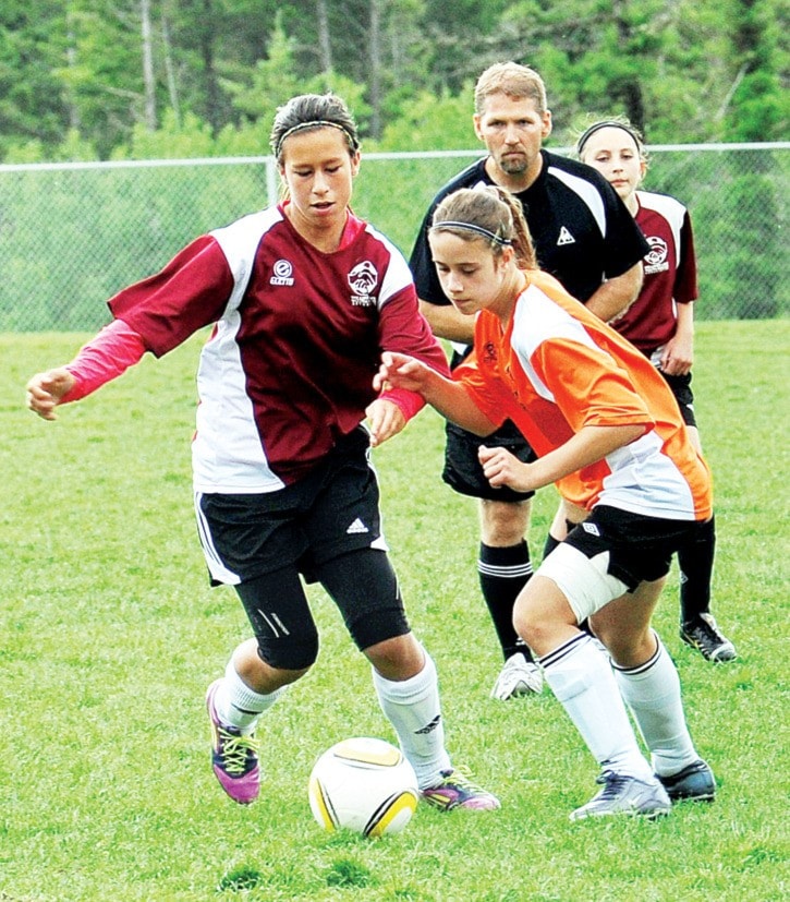 11059tribuneGSSeniorSoccer653