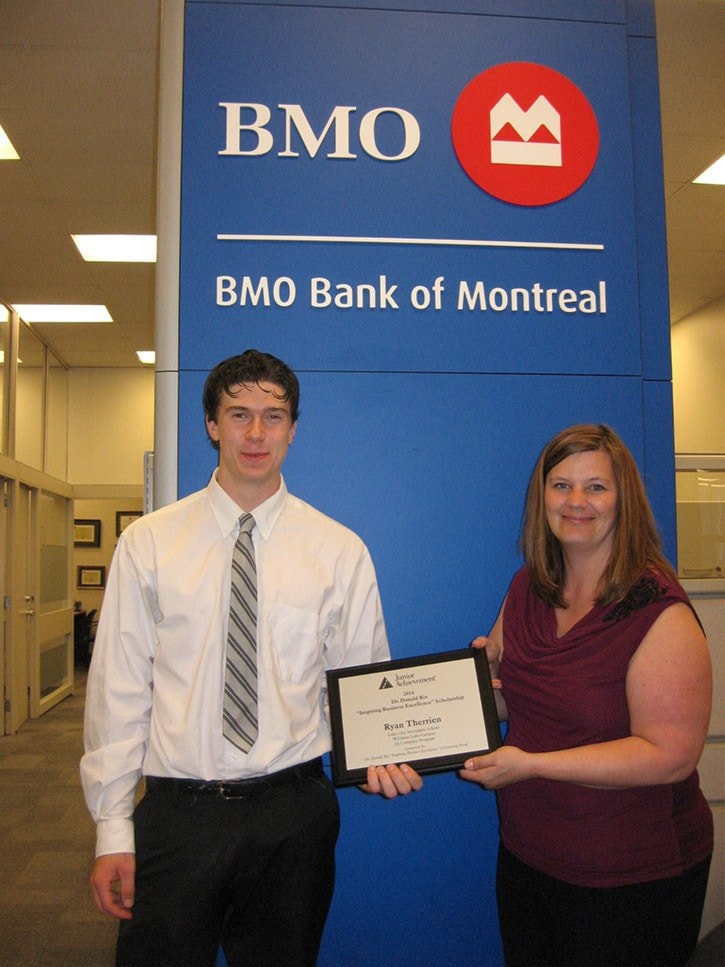 11181tribune-Ryan-Therrien-with-business-mentor-Rhonda-Hordiuk-at-BMO-Bank-of-Montreal-10