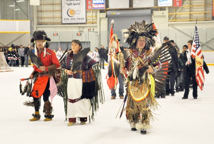 21340tribuneA08AboriginalYouthHockey