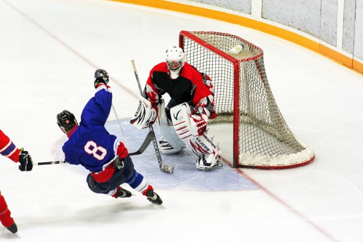 21510tribuneA09RCHockey005