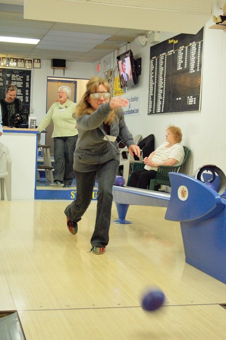 31805tribuneRCWhiteCaneBowling034WEB