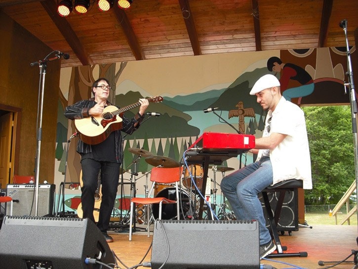 51539tribunesub-sage-don-alder-at-bella-coola-festival-DSCF4239-.jpeg