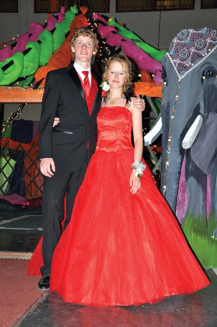 55908tribuneA11GSGradParade817