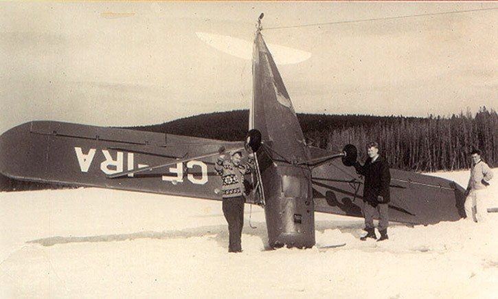 5853tribunea15-sub-clarence-moore-WL-Flying-Club-Rescue-March-1960