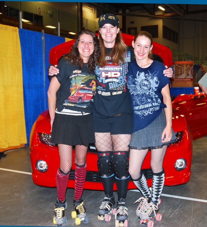 63002tribuneEHHomeShowRollerGirls197