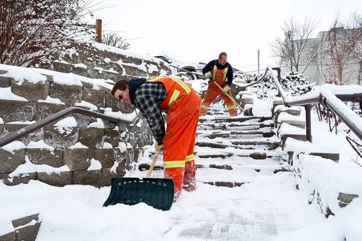 63059tribunemlycityworkersshovellingDSC_1776