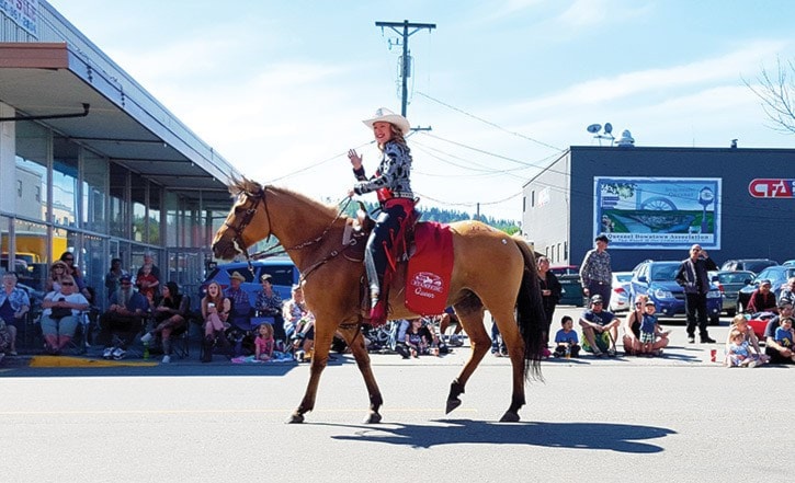 66843tribuneParade1