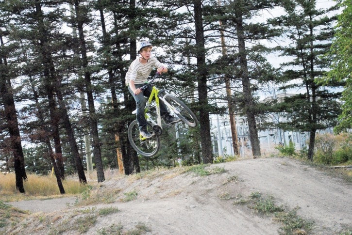 70108tribuneEHBikePark0116