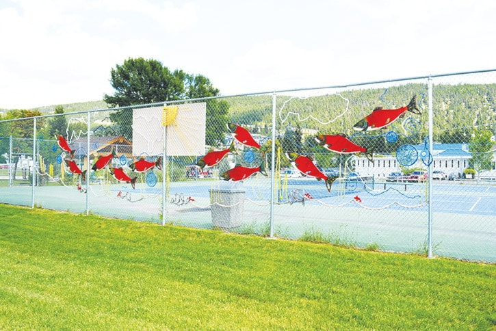 mly yarn bombing at tennis courts