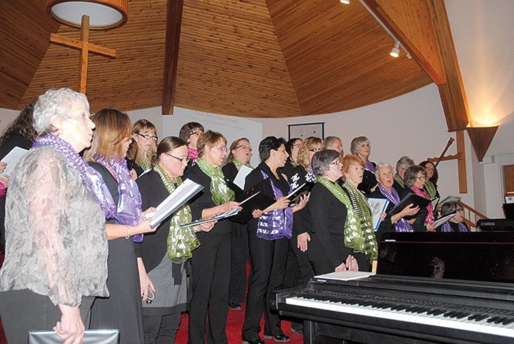 803tribune-DSC_0494-Gaeil-Farrar-photo-Tribune_Weekend-Advisor-just-for-fun-women-s-choir