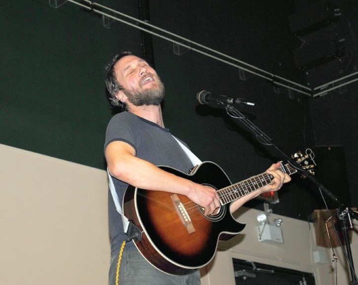 88424tribuneLDCardiffmansings058