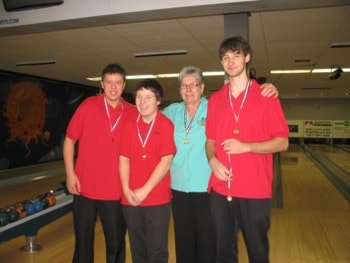 95093tribuneA14-youthbowling-web