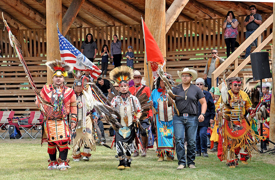 web1_powwow15