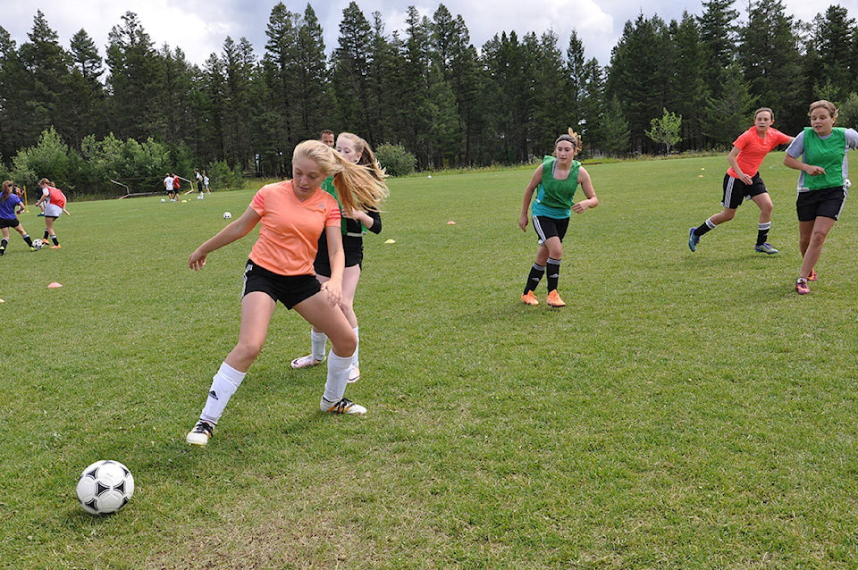 8054235_web1_soccer-camp-DSC_1134