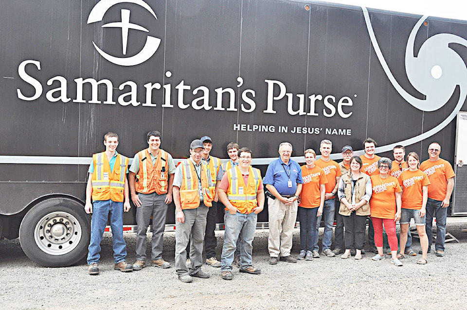 8057158_web1_samaritan-s-purse-volunteers