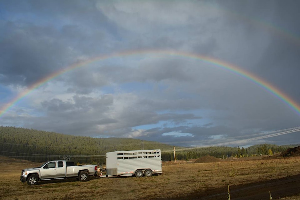 8741027_web1_copy_171001-WLT-ChimneyValleyRainbow