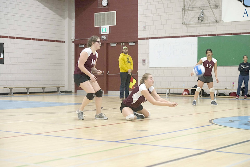 9509259_web1_171124-WLT-SeniorsGirlVolleyball_1