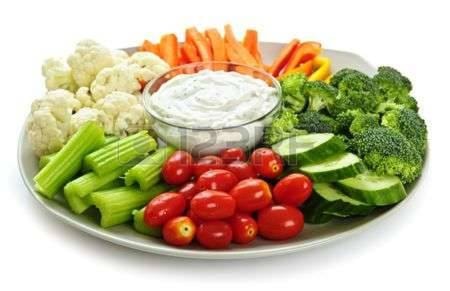 9599135_web1_5395587-platter-of-assorted-fresh-vegetables-with-dip