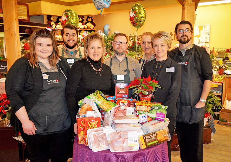 9825433_web1_171320-WLT-Safeway-Xmas-Story