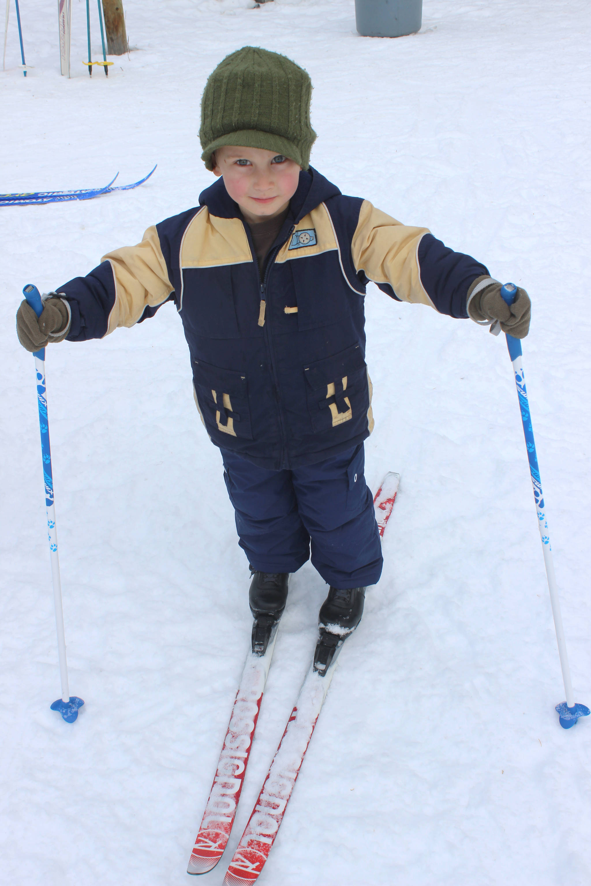 10270088_web1_skier