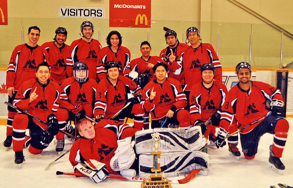 11469170_web1_hockeyphotoweb