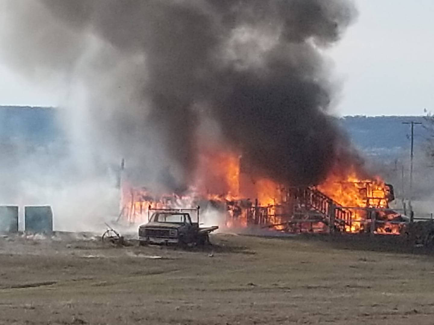 11588348_web1_180425-WLT-Grass-Fire-Burns-Home_3