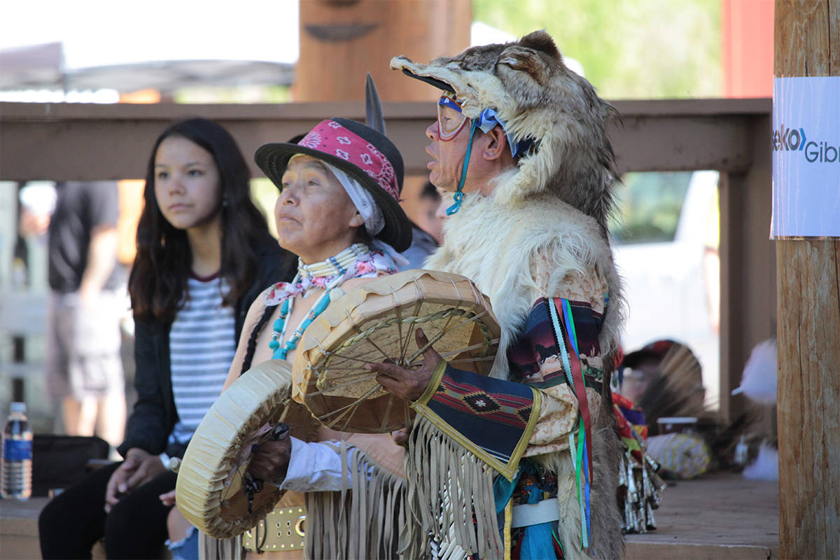 12354131_web1_copy_powwow7