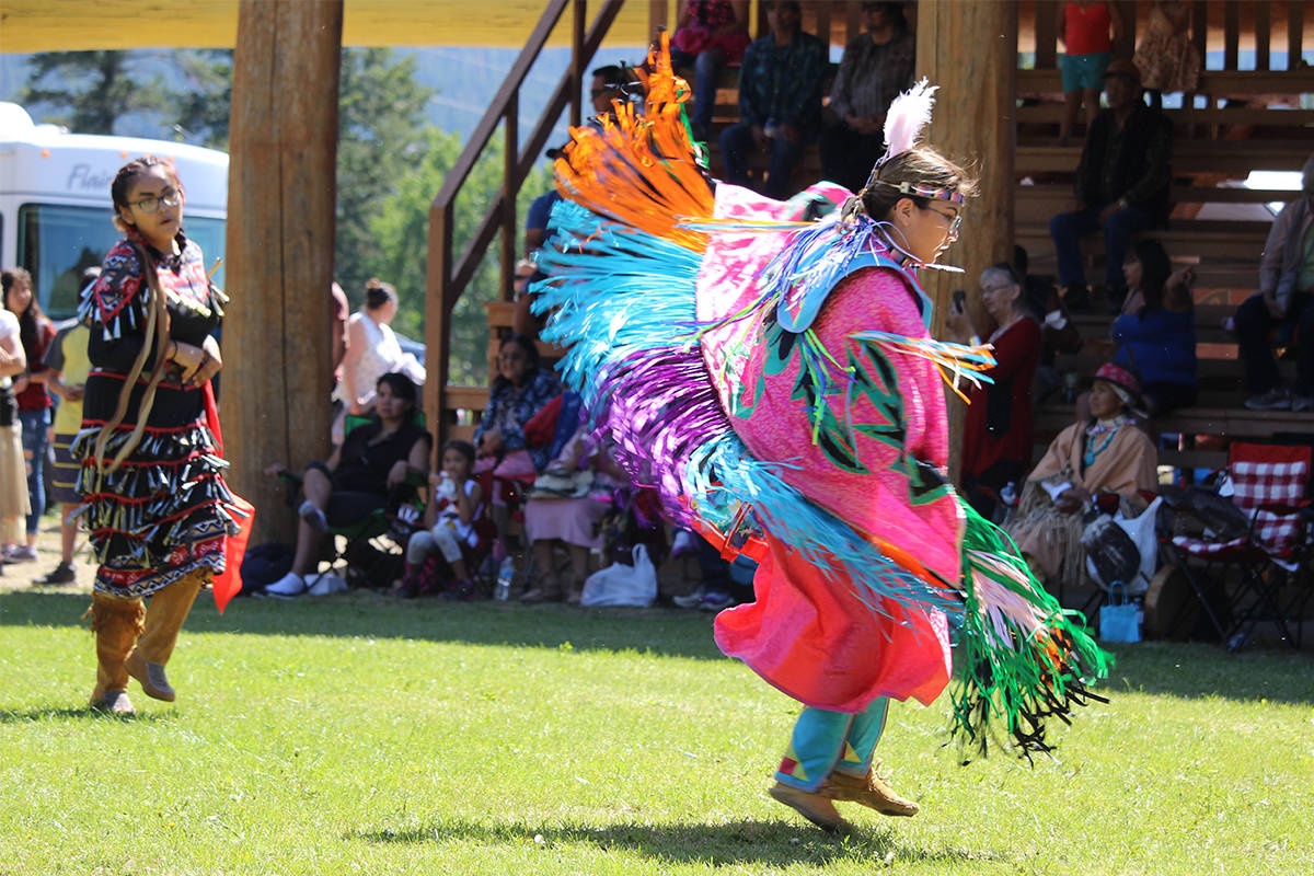 12354131_web1_powwow10