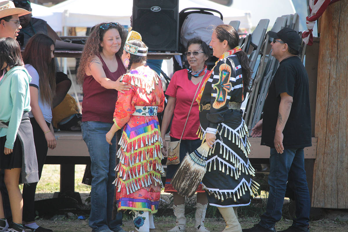 12354131_web1_powwow3