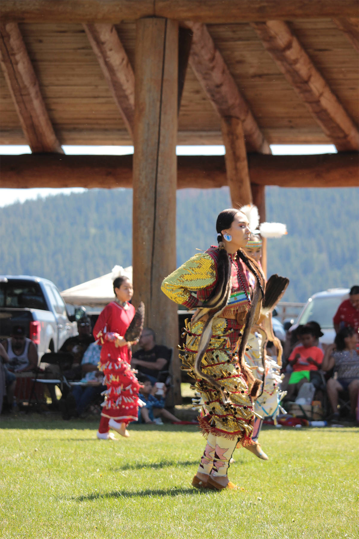 12354131_web1_powwow9