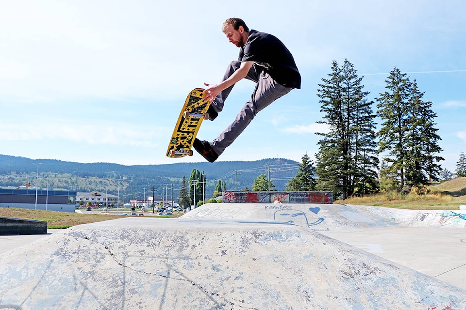 13432258_web1_180905-WLT-TravisSkateJam