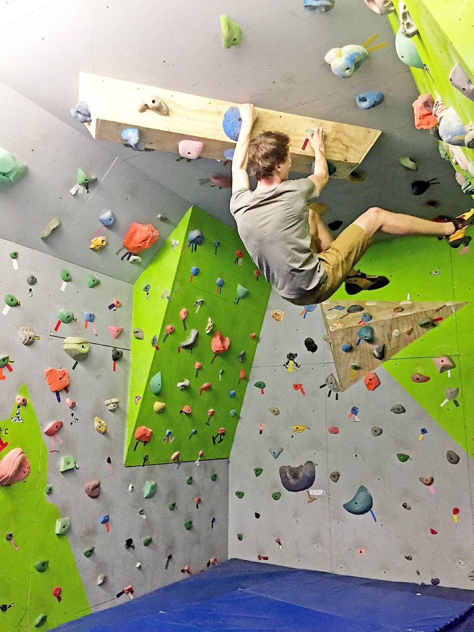 13729184_web1_180927-WLT-Bouldering