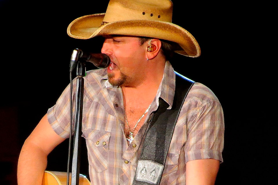 14472264_web1_JasonAldean