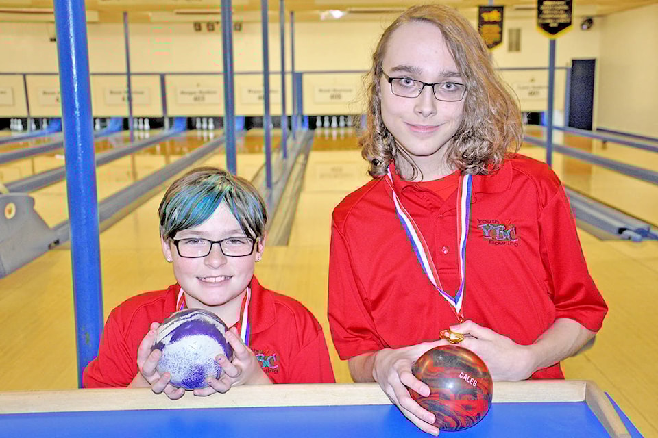 14763824_web1_copy_181212-WLT-Bowlers1