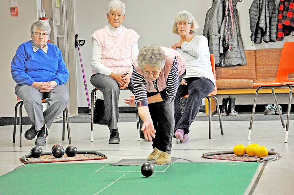 15344387_web1_190130-WLT-CarpetBowling1