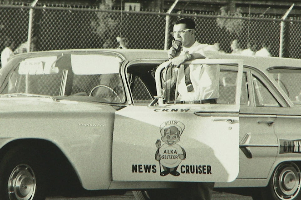 15658529_web1_Alka-Seltzer-News-Cruiser-1959