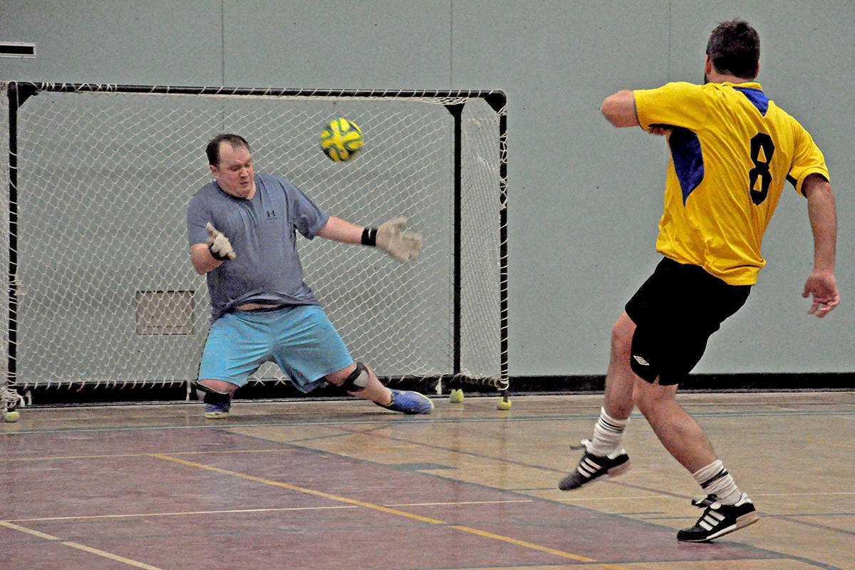 15840384_web1_190306-WLT-MensFutsal4