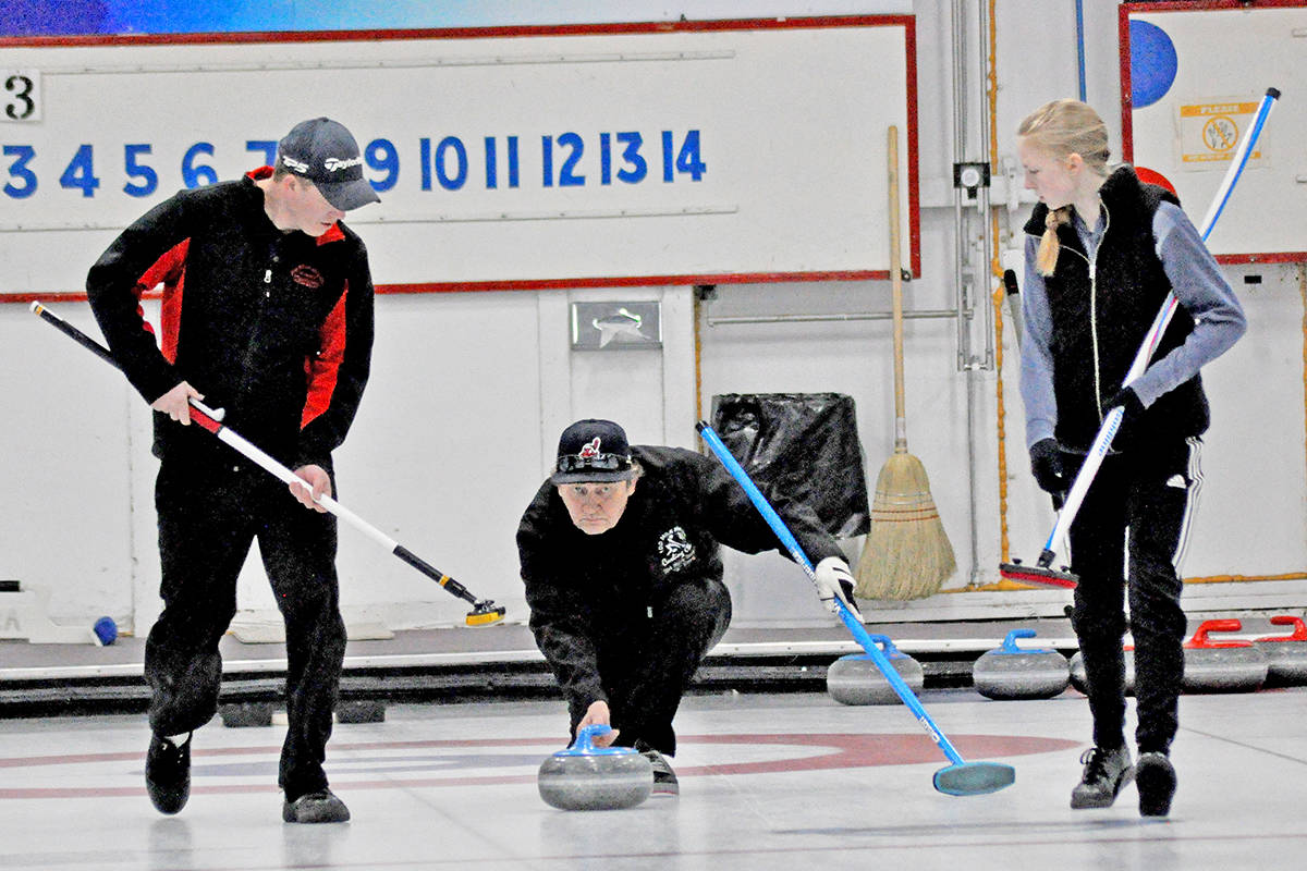 15896834_web1_190311-WLT-Bonspiel10