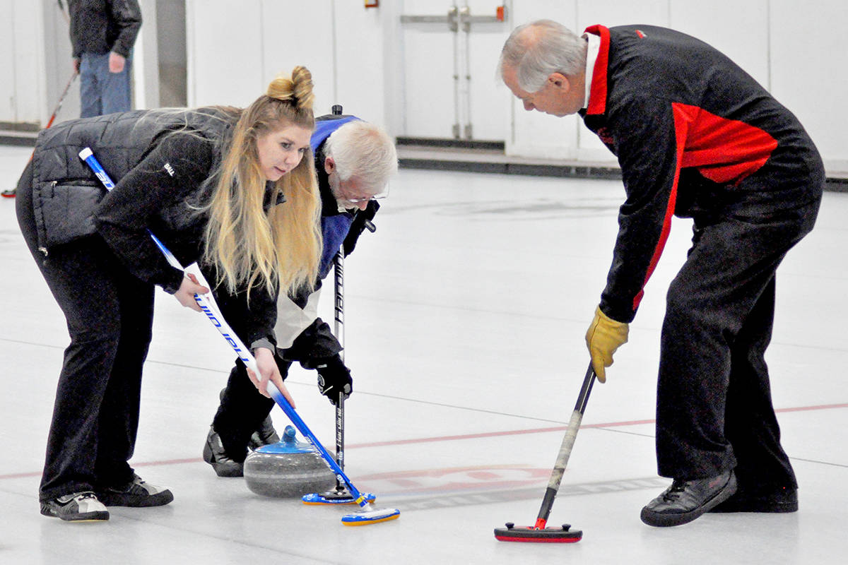 15896834_web1_190311-WLT-Bonspiel12