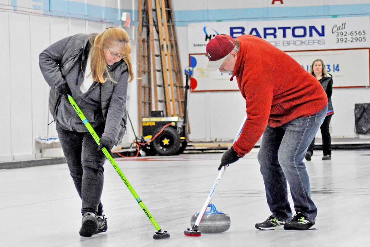 15896834_web1_190311-WLT-Bonspiel14