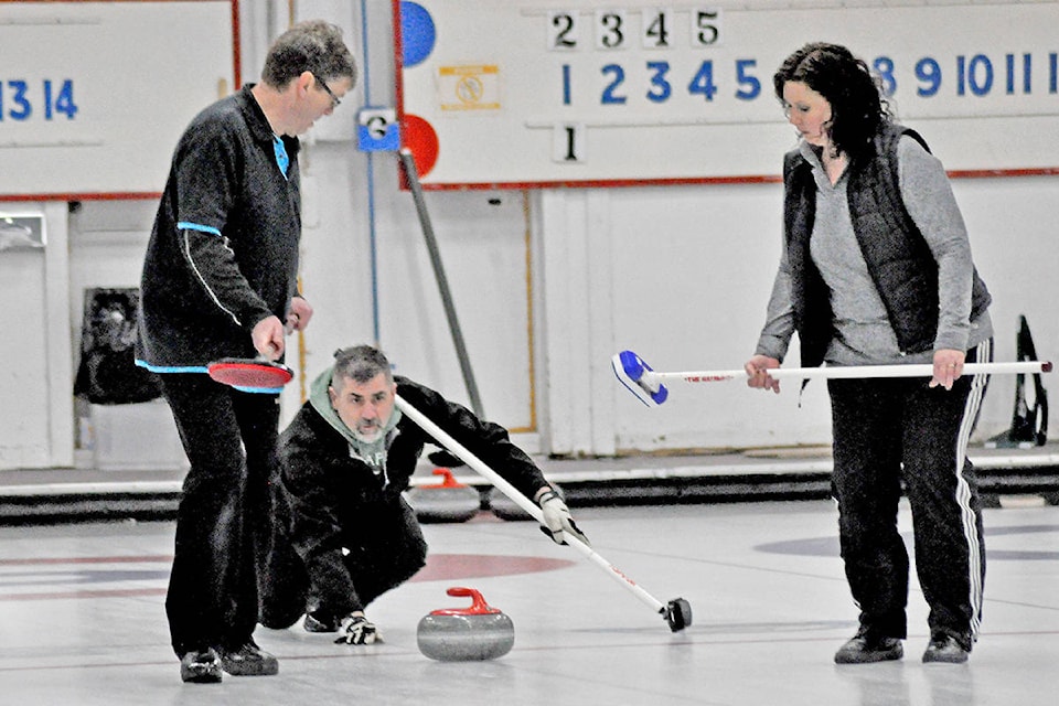 15896834_web1_copy_190311-WLT-Bonspiel4