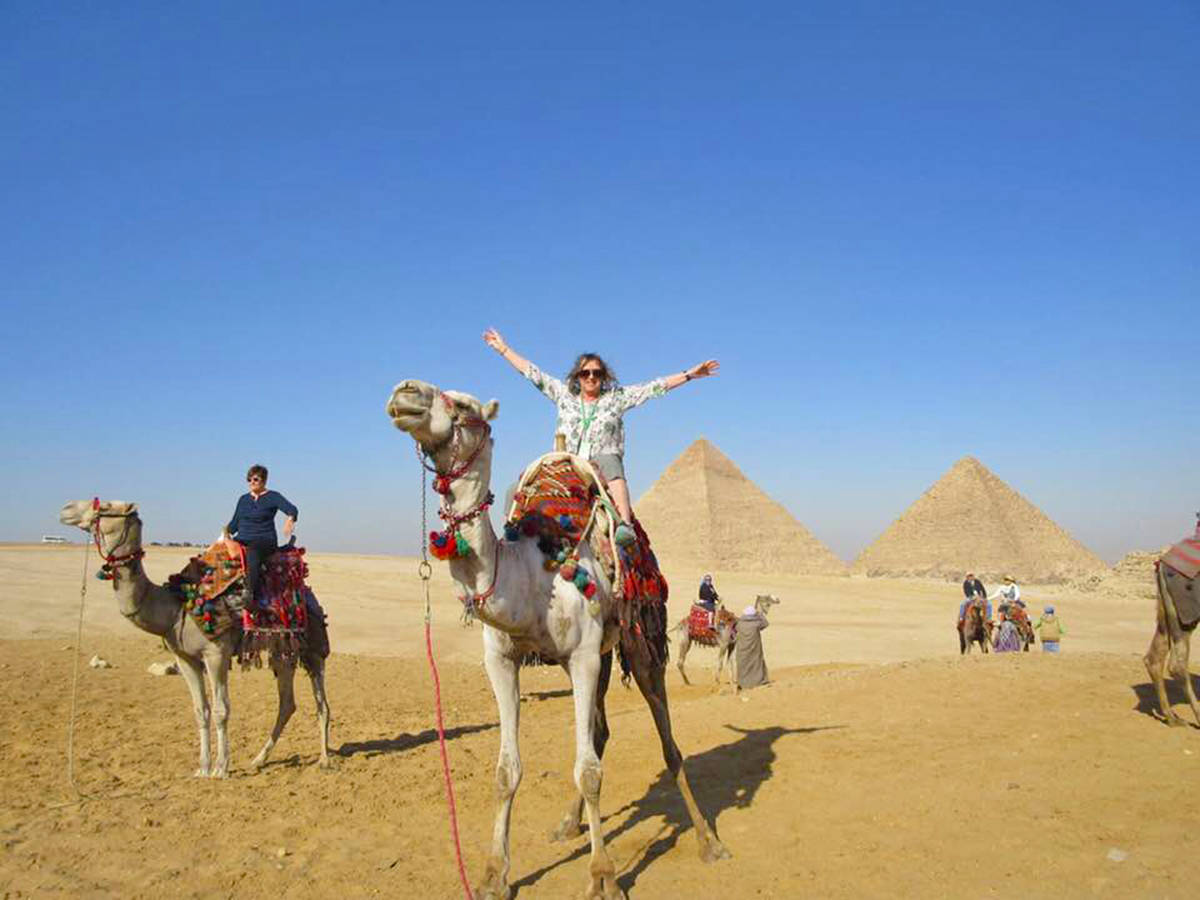 16239553_web1_Pyramid-Camels