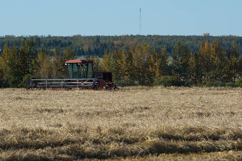 16266574_web1_farm-field-stock-photoweb