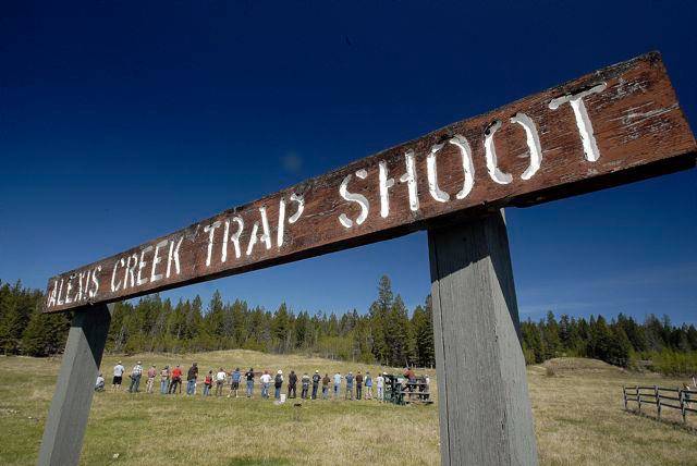 17076523_web1_Trap-shoot-sign