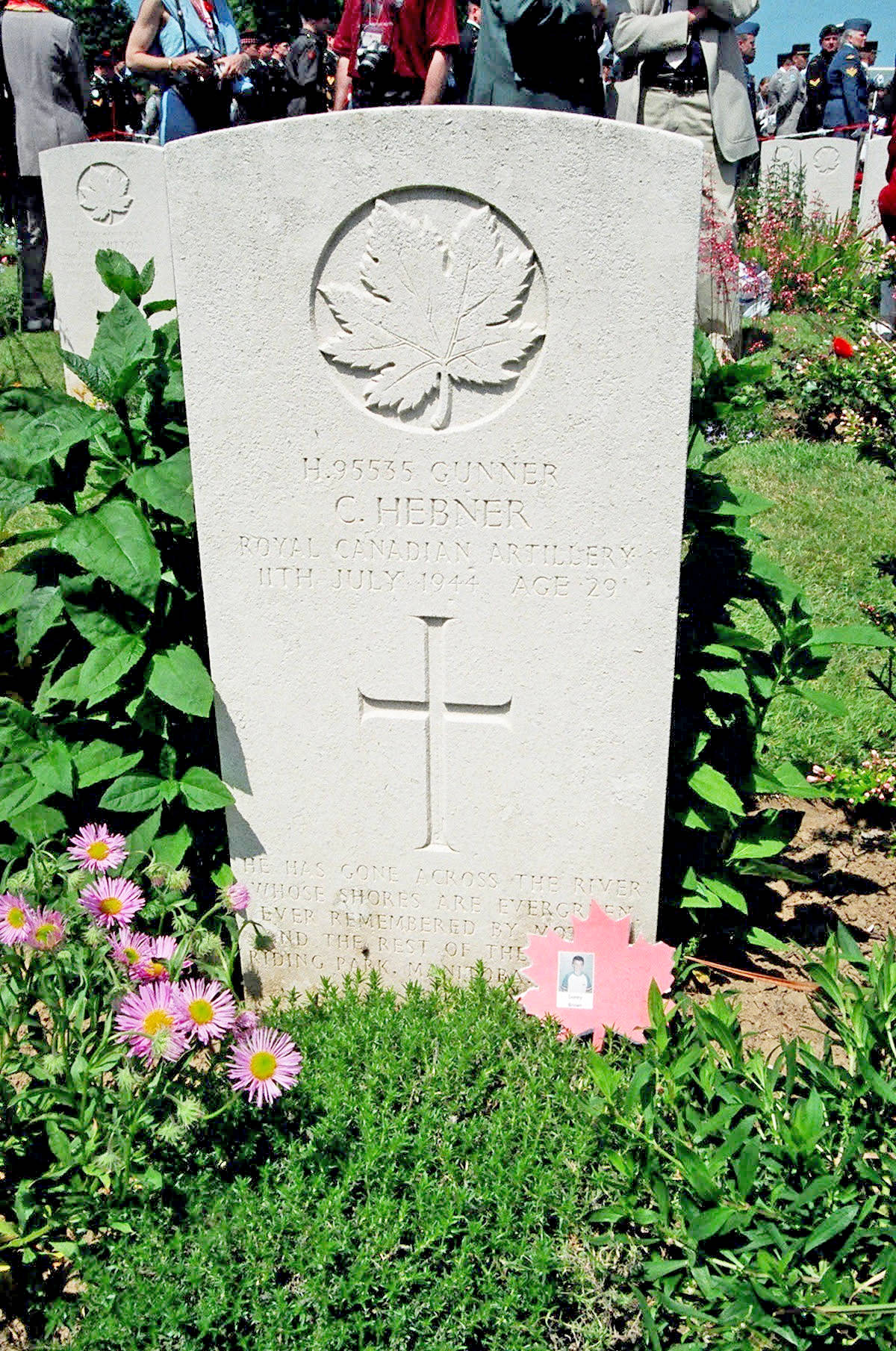 17116766_web1_Chester-Hebner-grave