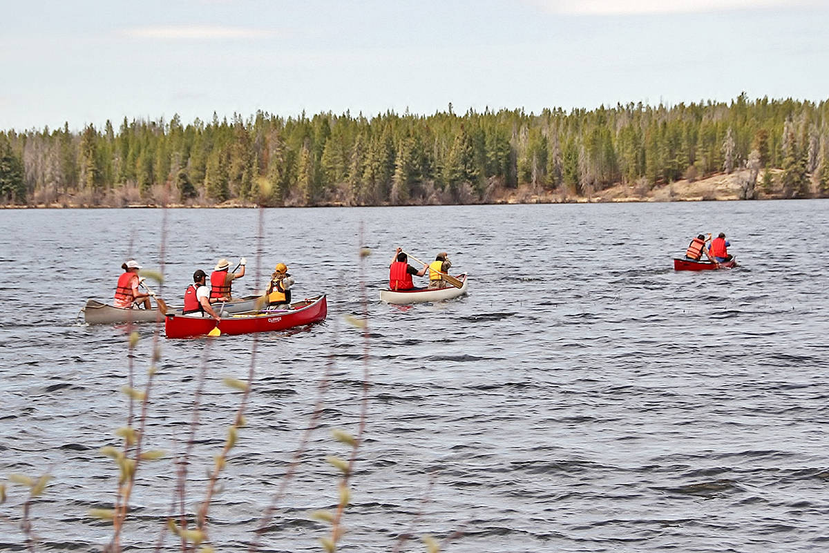 17017626_web1_190527-WLT-DeanRiverCanoeRace-4